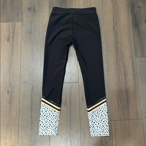 Sarah’s Day White Fox Boutique Dalmatian Speckled Black Leggings - Size L - Picture 3 of 9